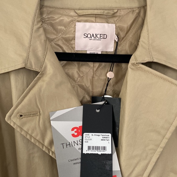 Soaked in Luxury classic Chicago trench coat - Picture 3 of 7